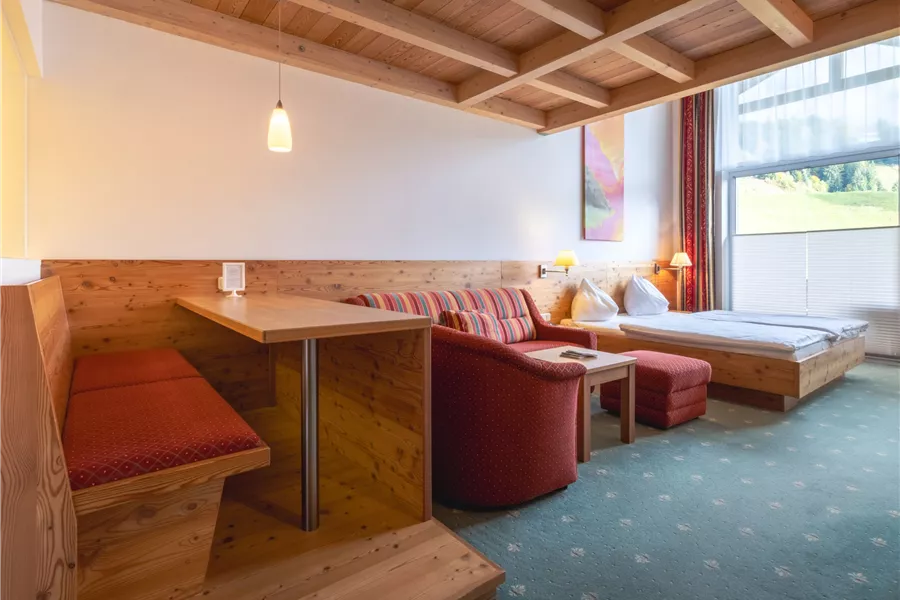 edelweiss-bank-couch-5