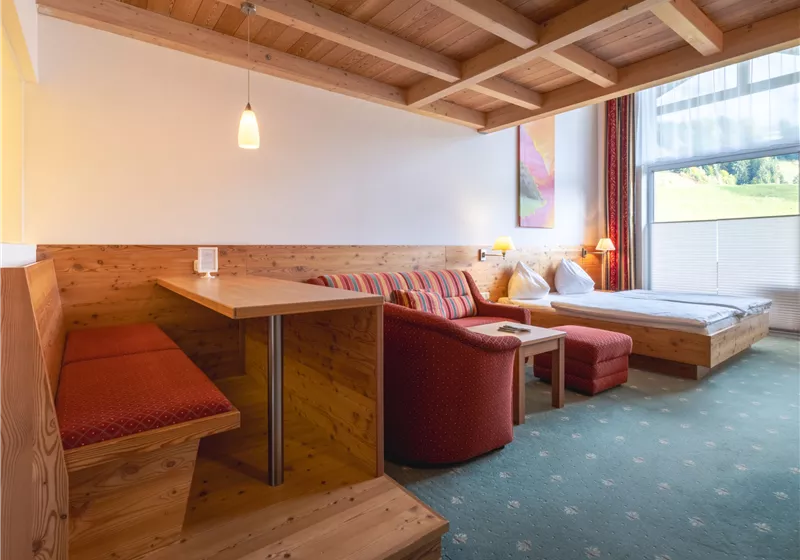 edelweiss-bank-couch-5